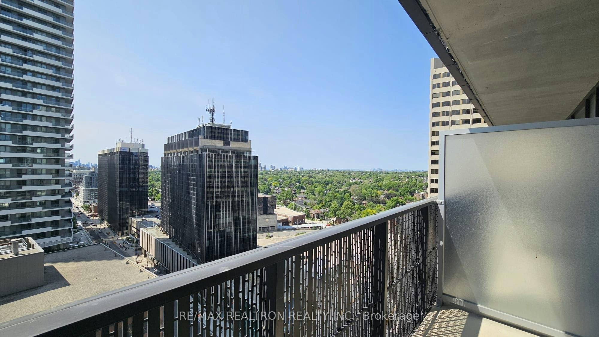 1201-8 Eglinton Avenue, Toronto, ON, M4P 0C1