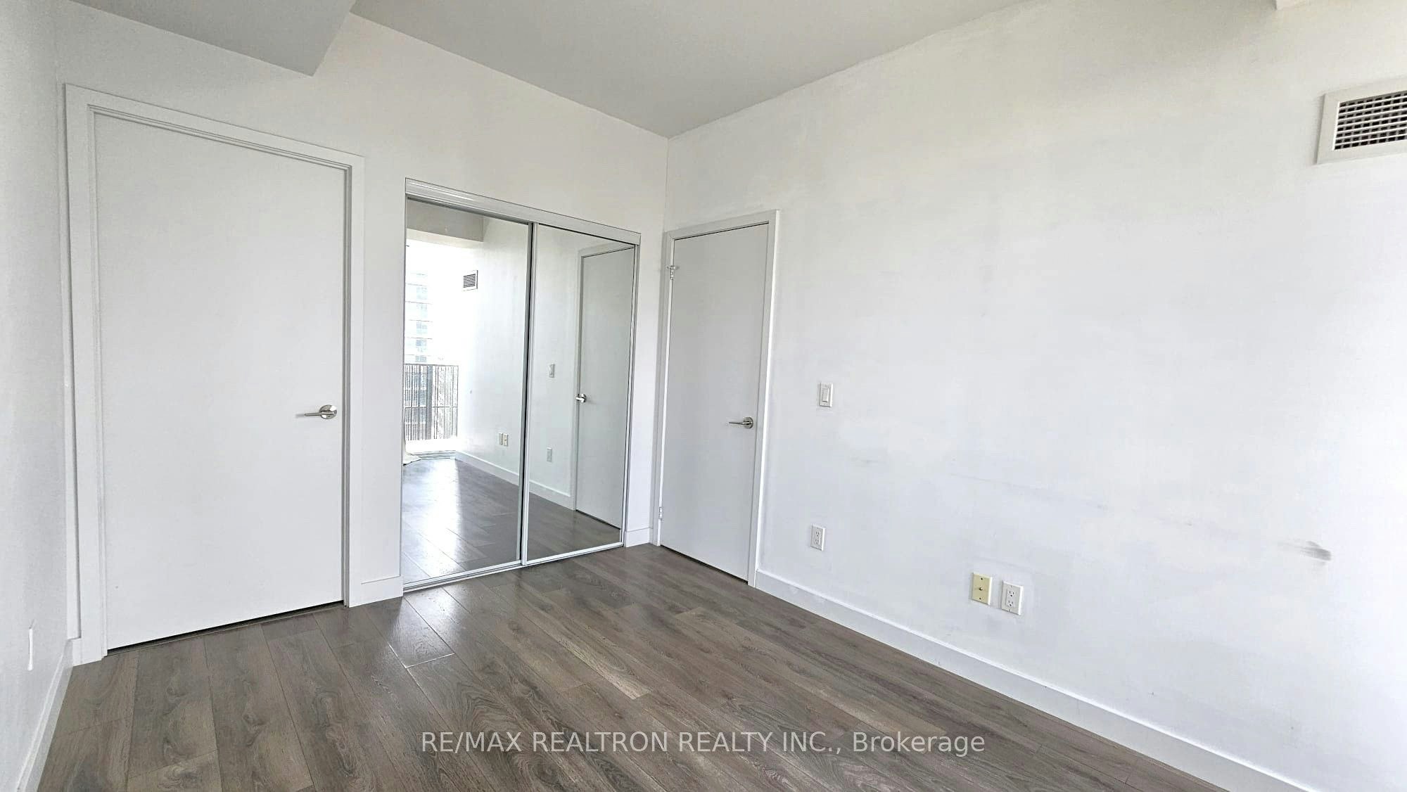 1201-8 Eglinton Avenue, Toronto, ON, M4P 0C1 - 7