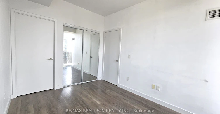 1201-8 Eglinton Avenue, Toronto, ON, M4P 0C1 - 7