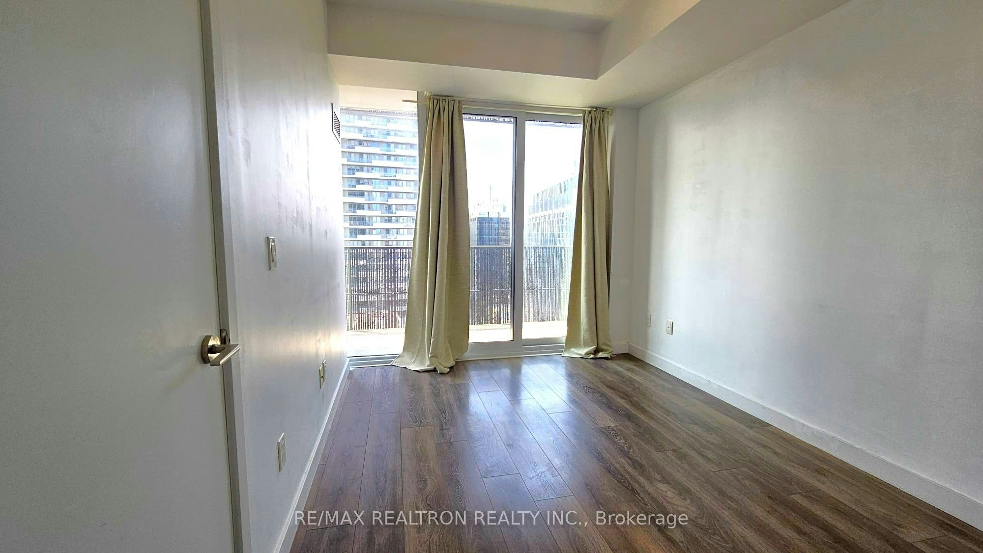 1201-8 Eglinton Avenue, Toronto, ON, M4P 0C1 - 6