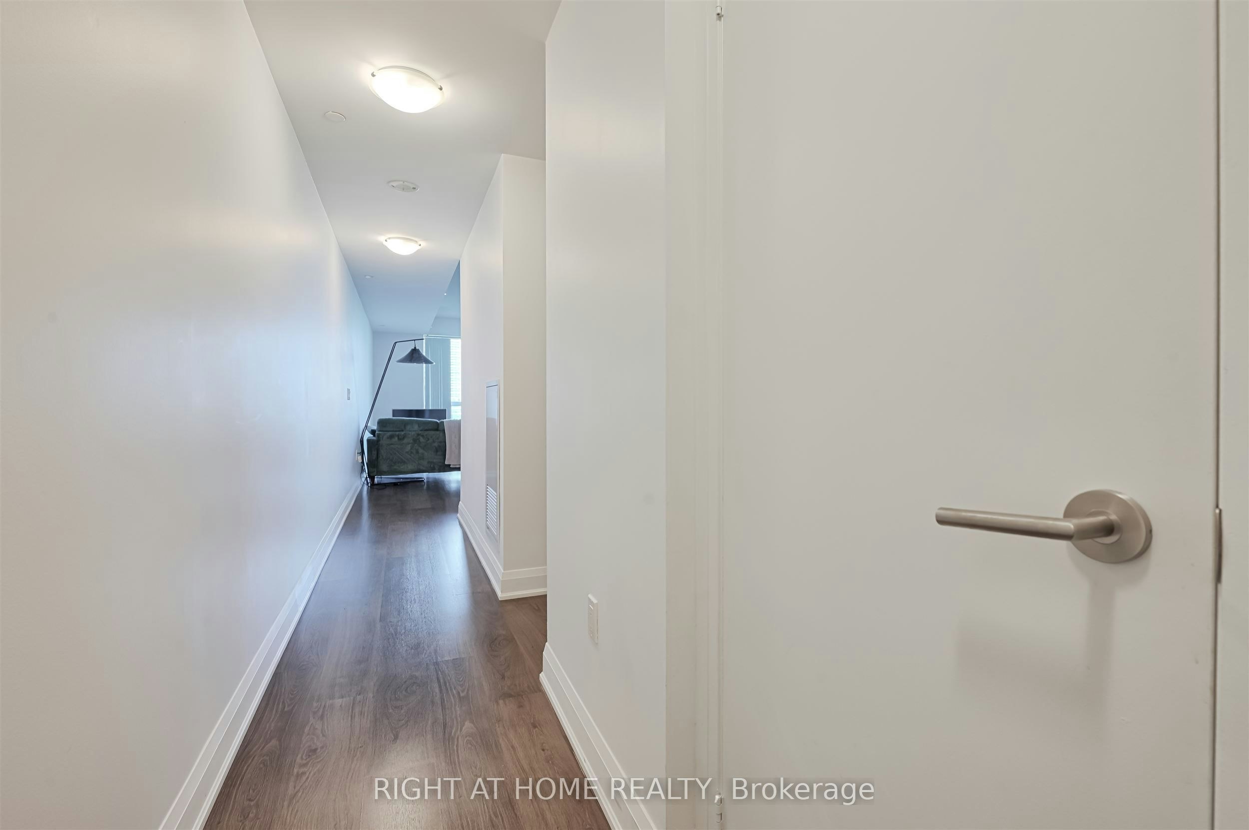 1018-160 Vanderhoof Avenue, Toronto, ON, M4G 0B7 - 3