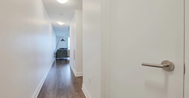 1018-160 Vanderhoof Avenue, Toronto, ON, M4G 0B7 - 3