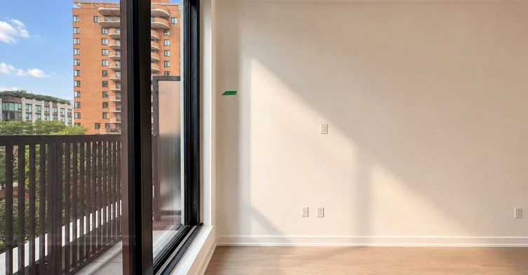 801-91 Montclair Avenue, Toronto, ON, M5P 0B1 - 3