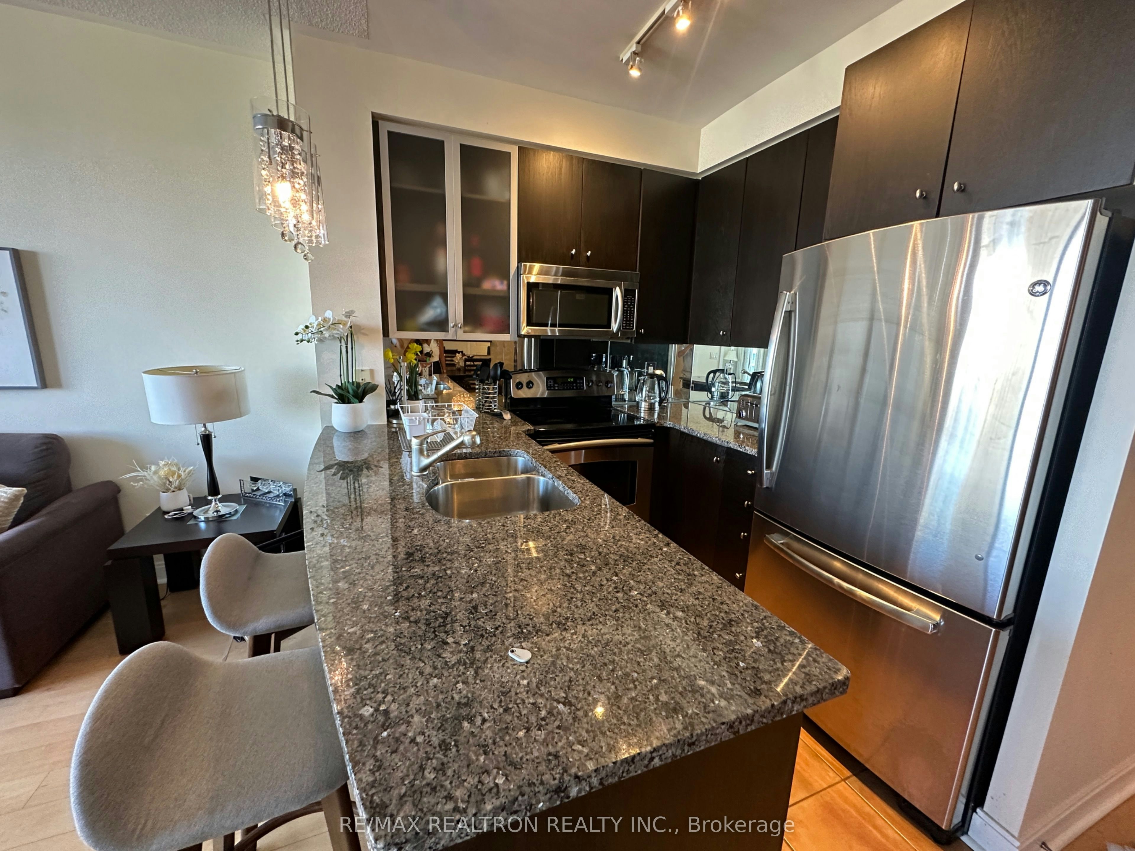 1601-18 Yorkville Avenue, Toronto, ON, M4W 3Y8 - 6