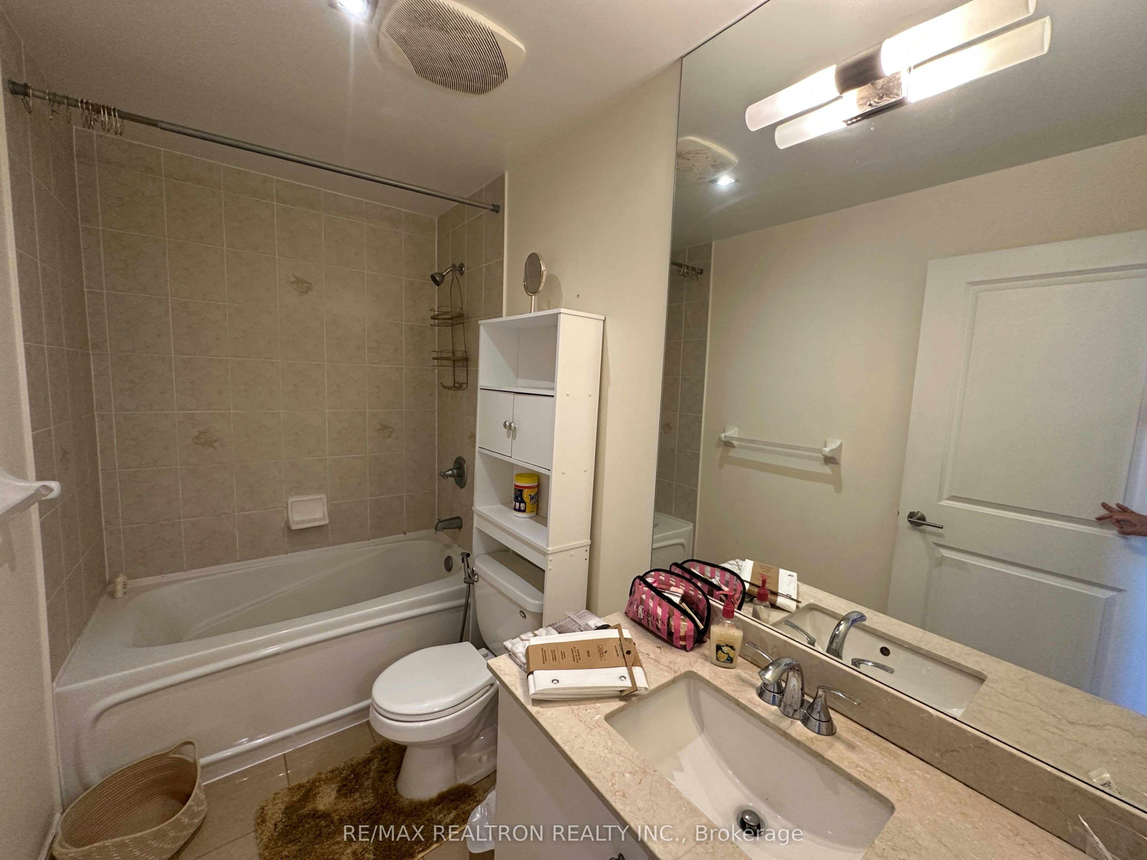 1601-18 Yorkville Avenue, Toronto, ON, M4W 3Y8 - 3
