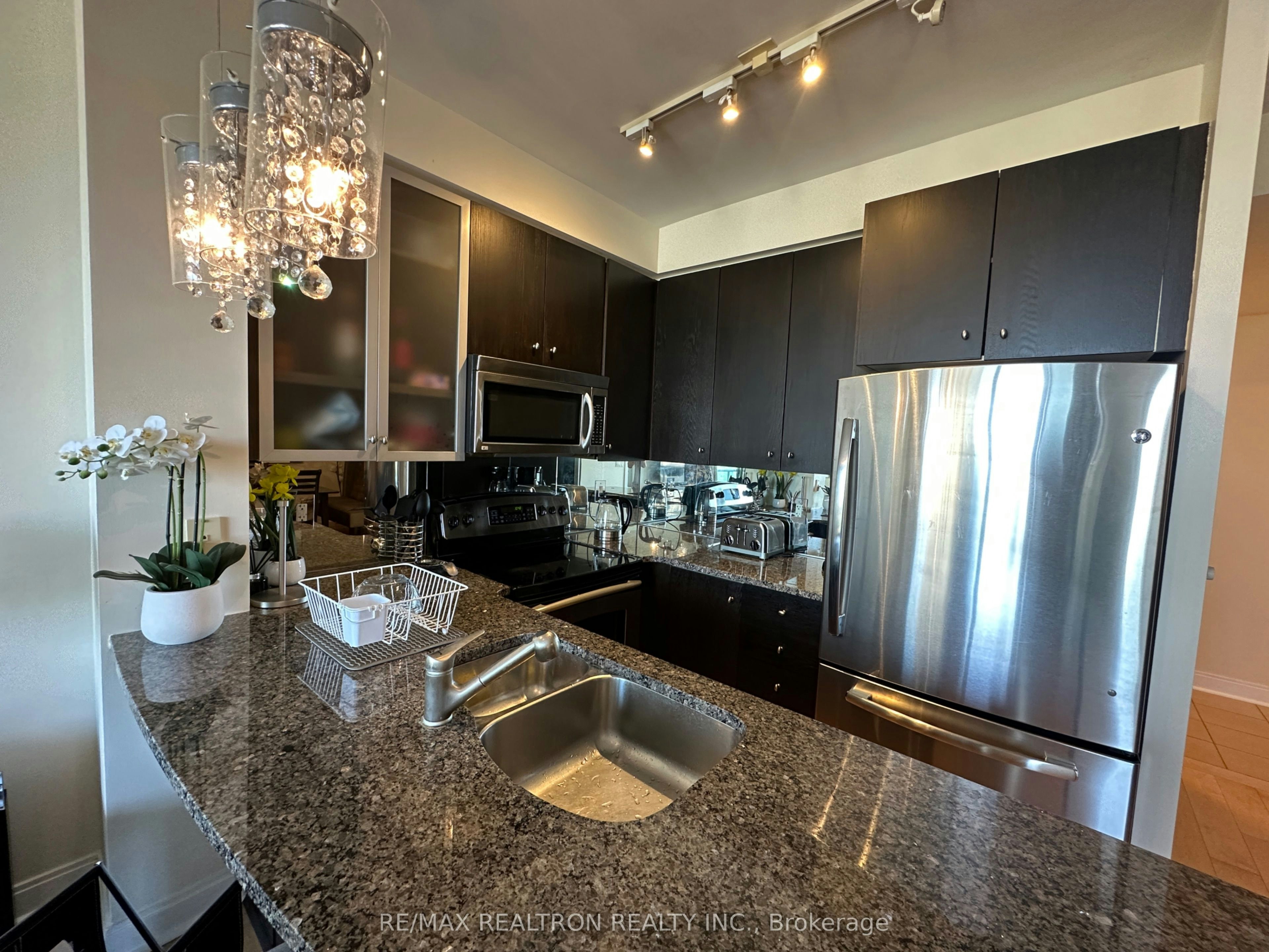 1601-18 Yorkville Avenue, Toronto, ON, M4W 3Y8 - 7