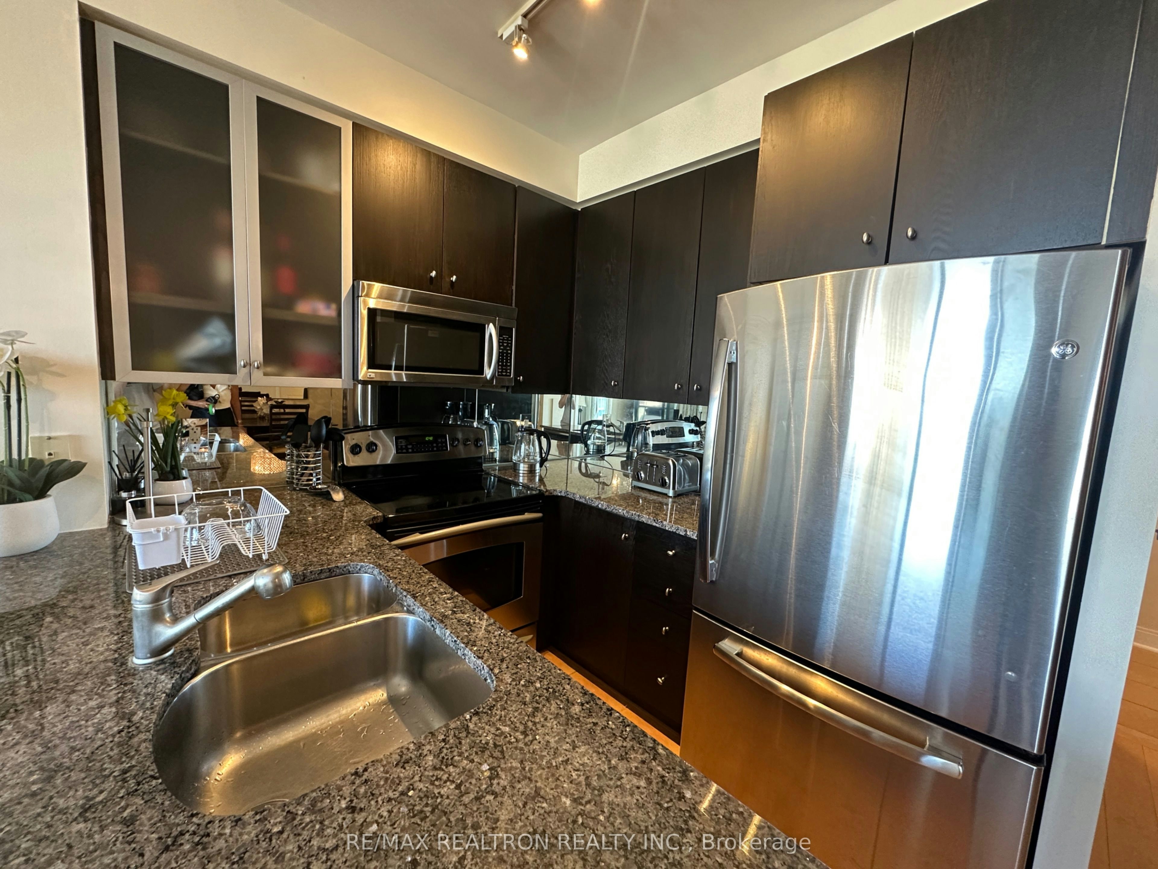 1601-18 Yorkville Avenue, Toronto, ON, M4W 3Y8 - 8