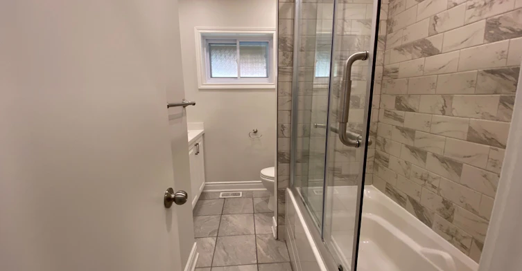 MAIN FL-4 Trophy Drive, Toronto, ON, M4A 1L8 - 15