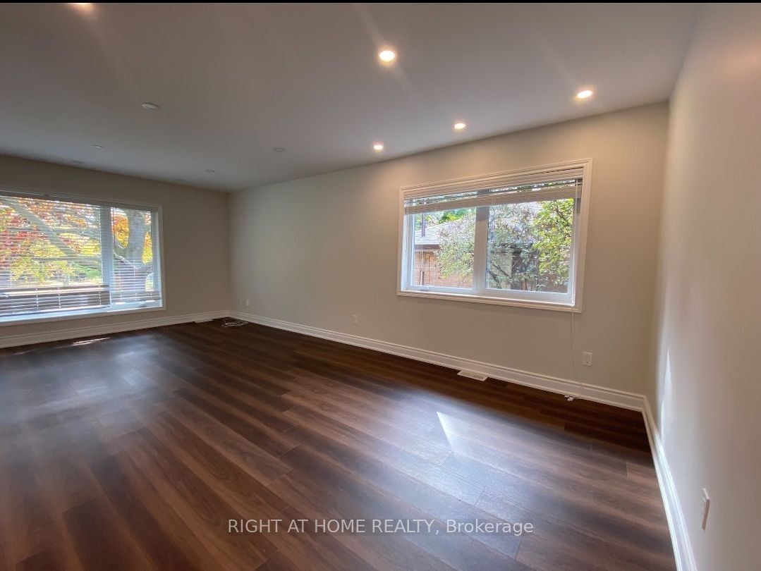 MAIN FL-4 Trophy Drive, Toronto, ON, M4A 1L8 - 11