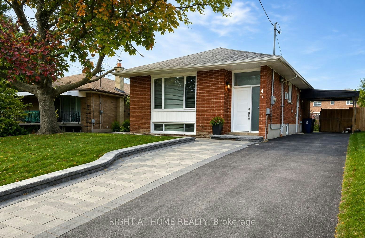 MAIN FL-4 Trophy Drive, Toronto, ON, M4A 1L8