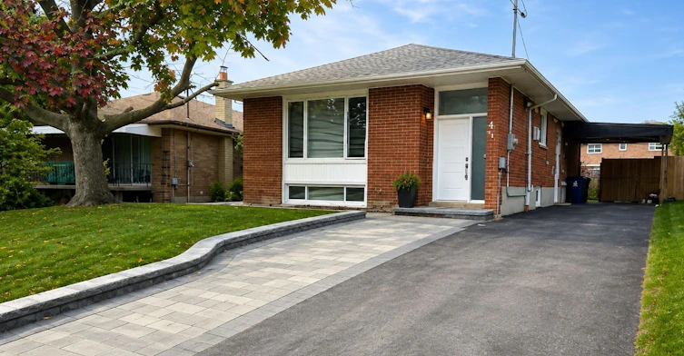 MAIN FL-4 Trophy Drive, Toronto, ON, M4A 1L8