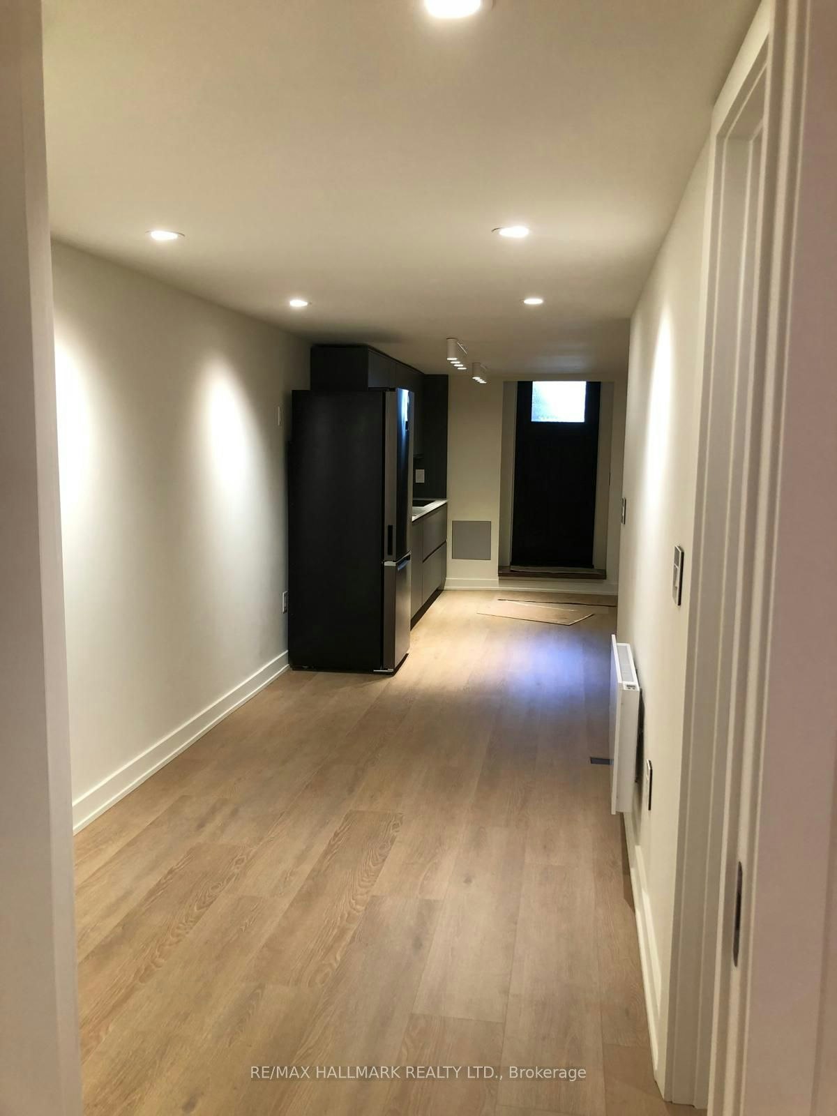 Basement-687 Bloor Street W, Toronto, ON, M6G 1L3