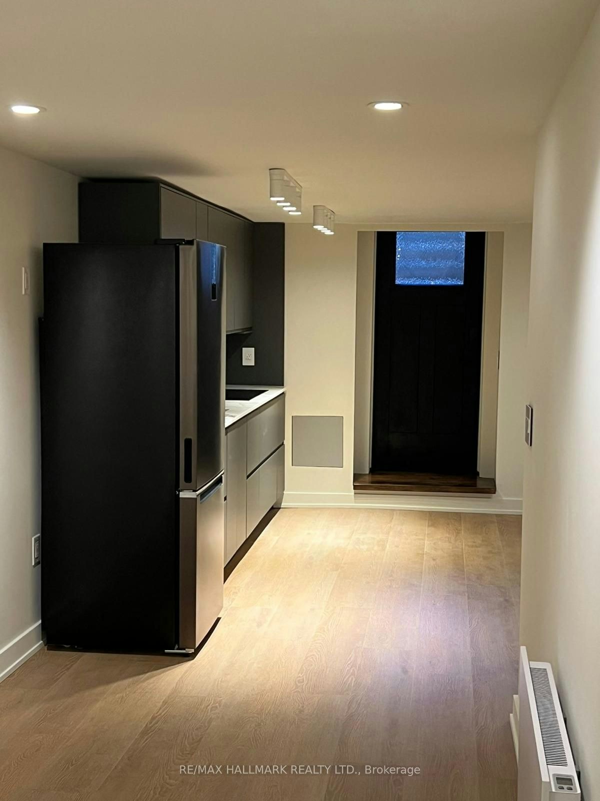 Basement-687 Bloor Street W, Toronto, ON, M6G 1L3 - 2