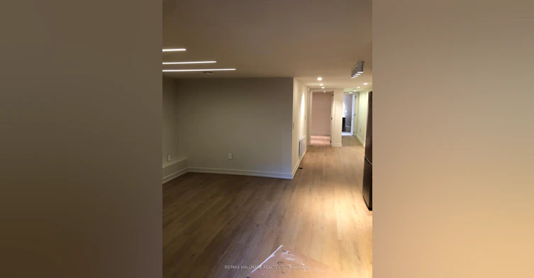 Basement-687 Bloor Street W, Toronto, ON, M6G 1L3 - 9