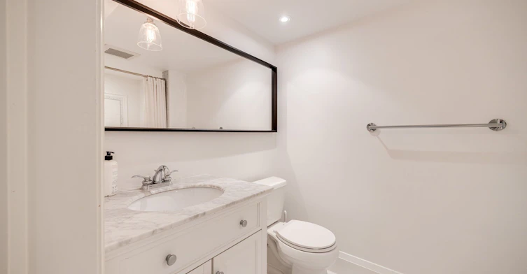 15 Mcnairn Avenue, Toronto, ON, M5M 2H4 - 30
