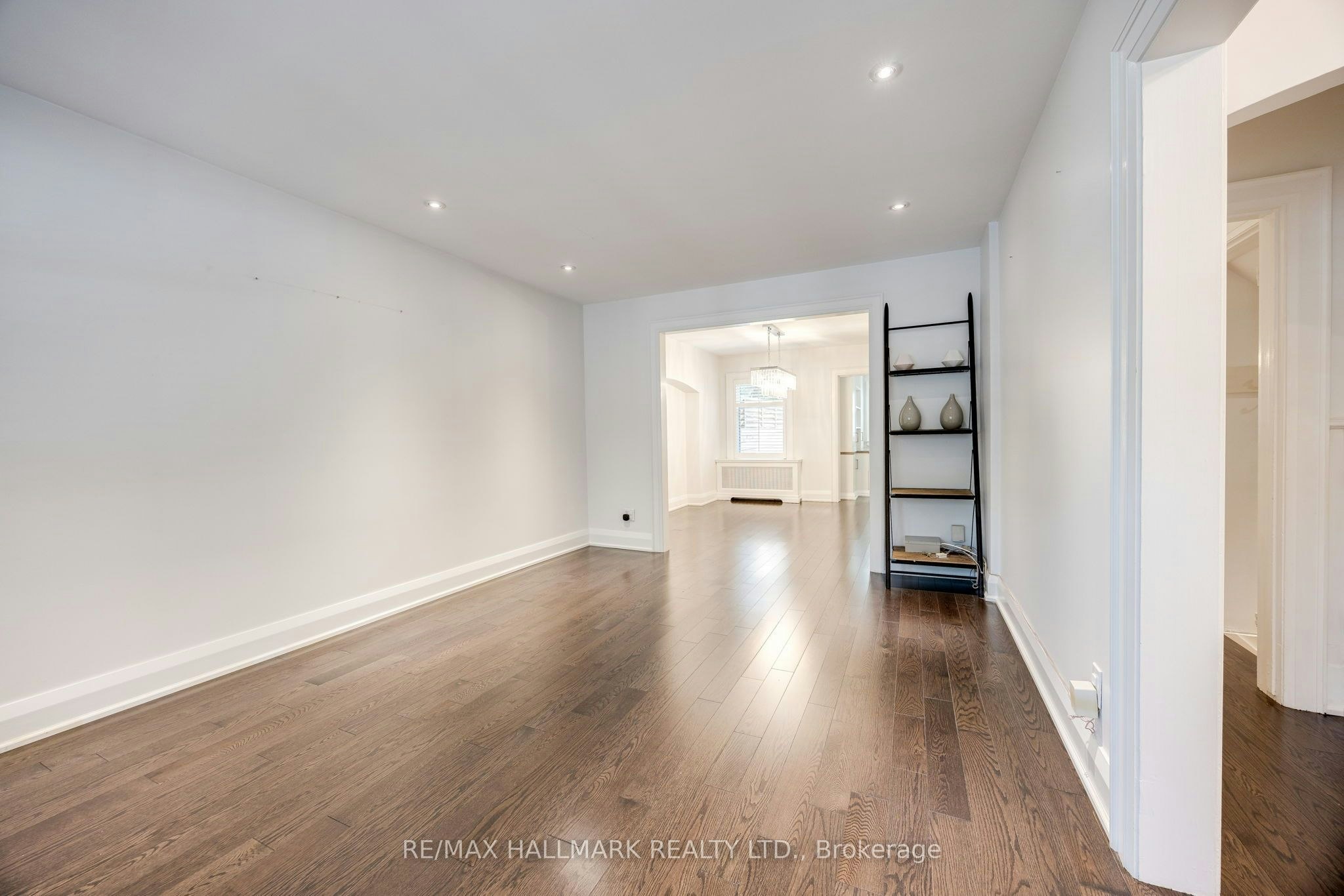 15 Mcnairn Avenue, Toronto, ON, M5M 2H4 - 4
