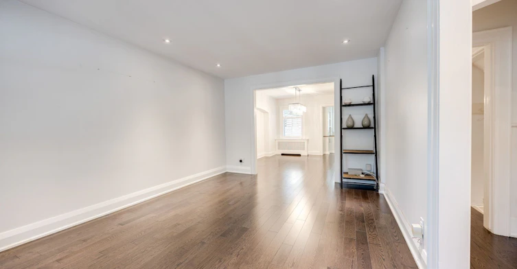 15 Mcnairn Avenue, Toronto, ON, M5M 2H4 - 4