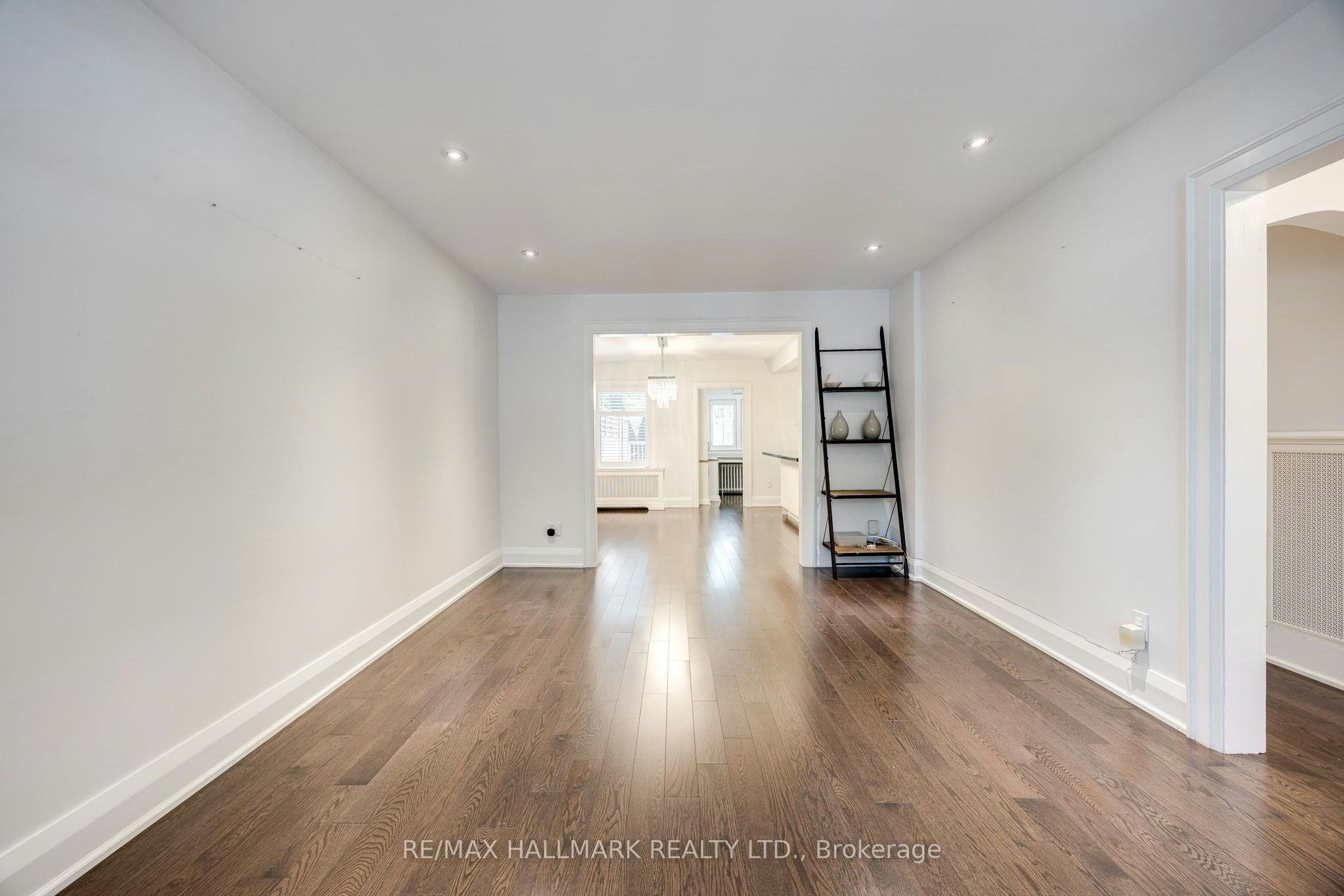 15 Mcnairn Avenue, Toronto, ON, M5M 2H4 - 5
