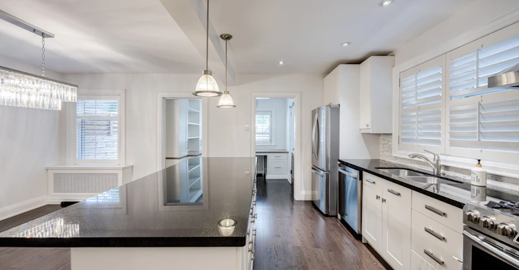 15 Mcnairn Avenue, Toronto, ON, M5M 2H4 - 13