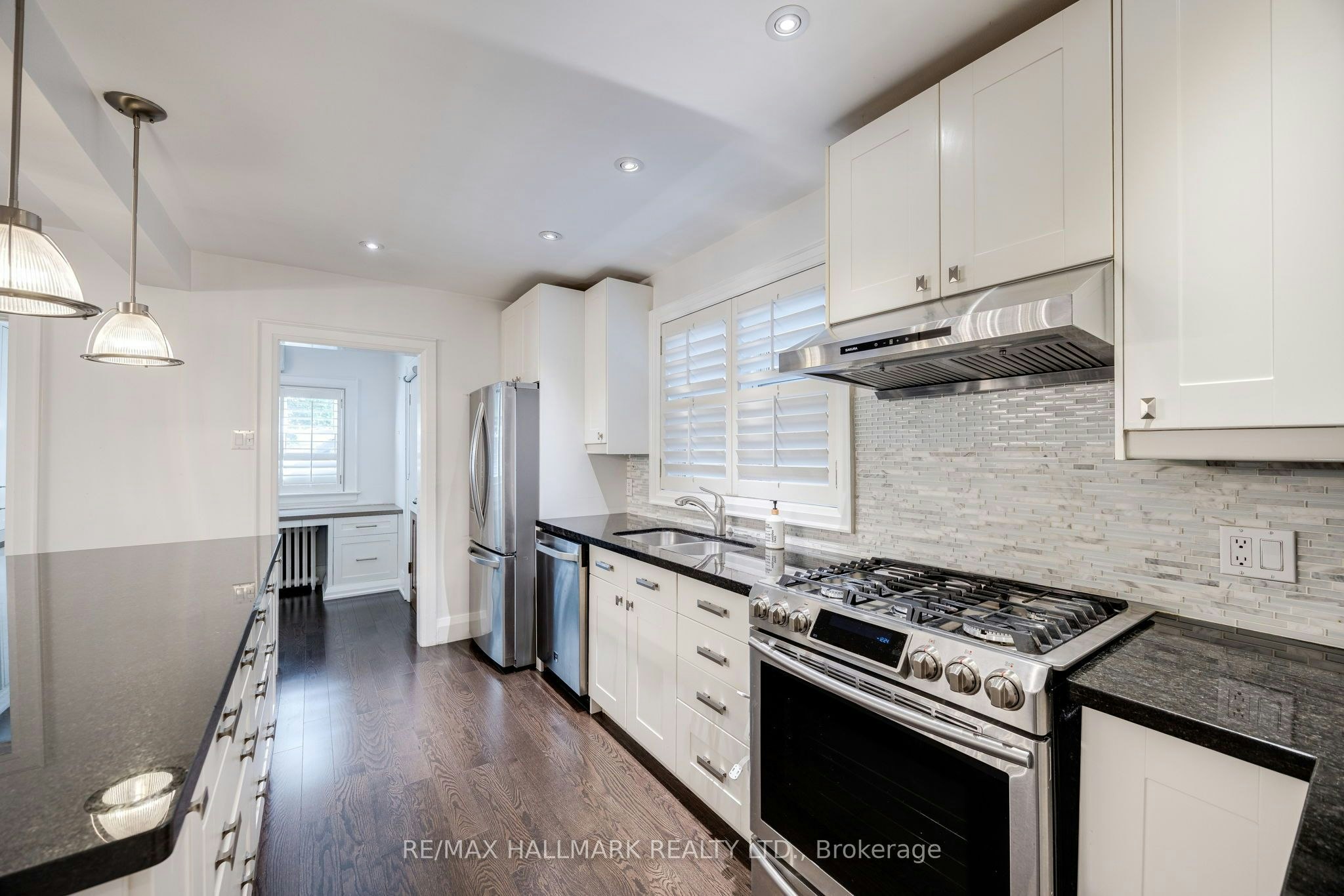 15 Mcnairn Avenue, Toronto, ON, M5M 2H4 - 14
