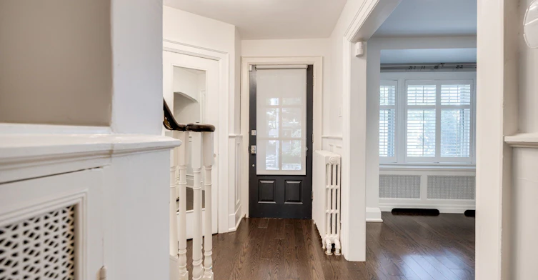15 Mcnairn Avenue, Toronto, ON, M5M 2H4 - 3