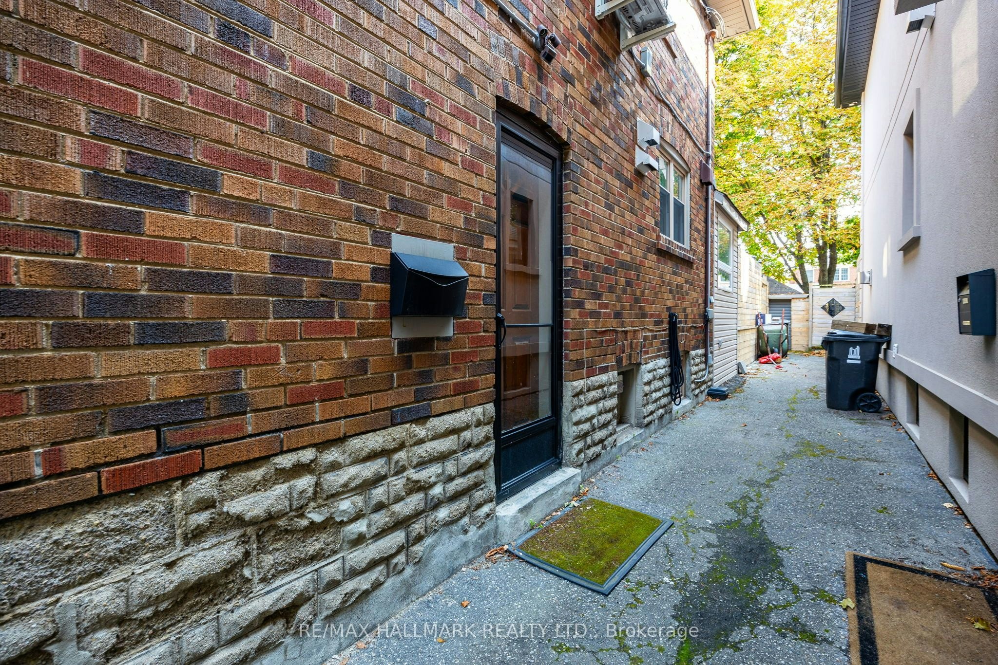 15 Mcnairn Avenue, Toronto, ON, M5M 2H4 - 44