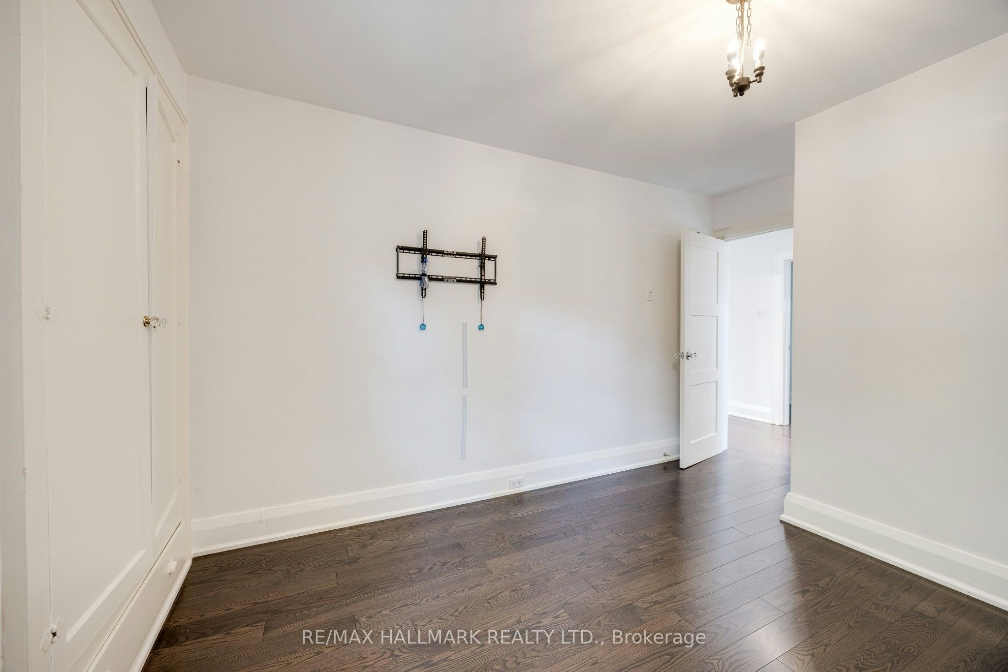 15 Mcnairn Avenue, Toronto, ON, M5M 2H4 - 23