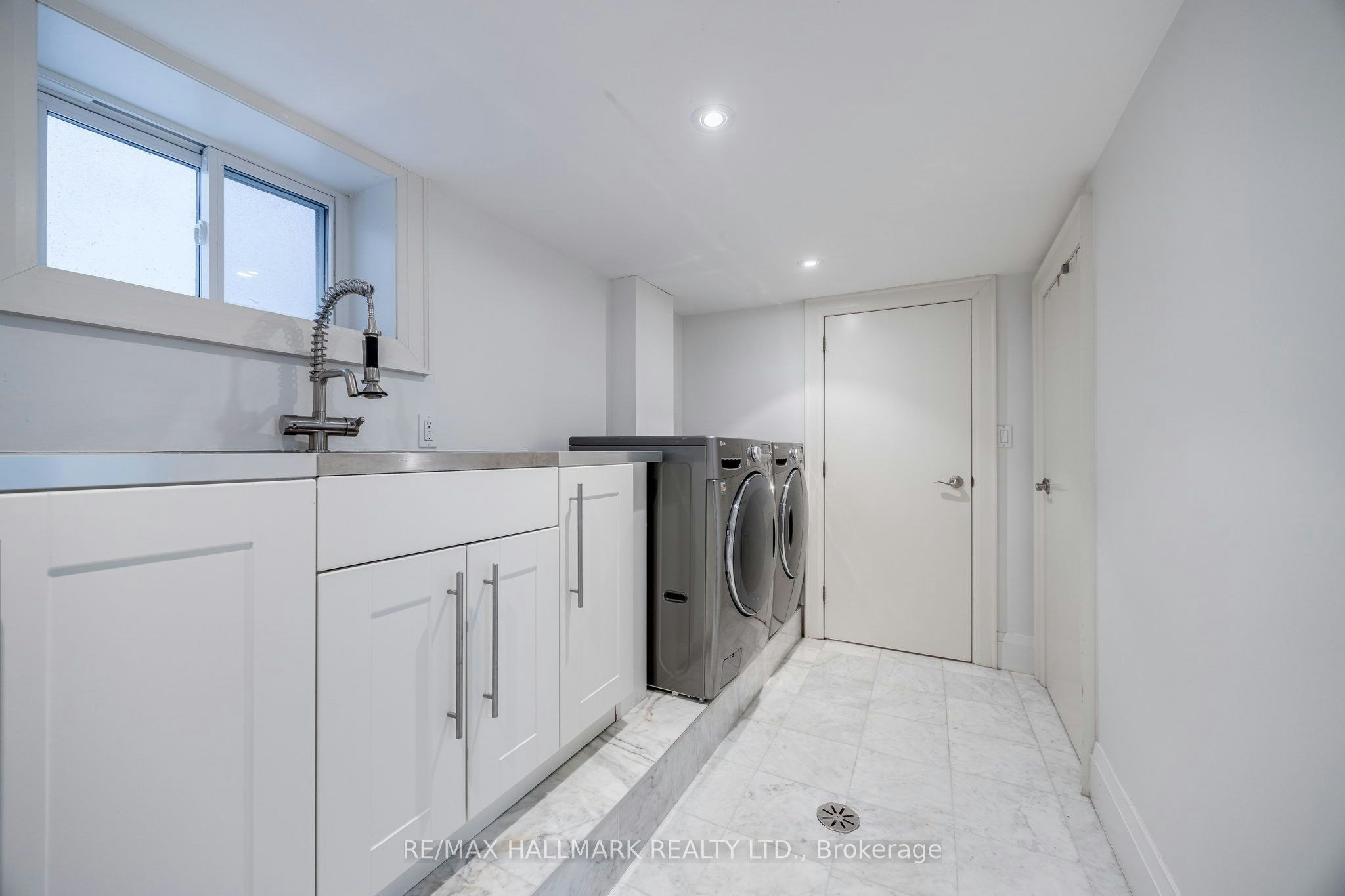 15 Mcnairn Avenue, Toronto, ON, M5M 2H4 - 32