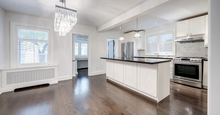 15 Mcnairn Avenue, Toronto, ON, M5M 2H4 - 7