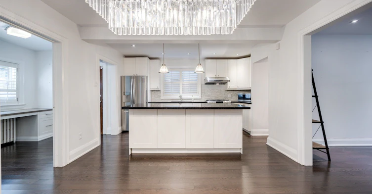 15 Mcnairn Avenue, Toronto, ON, M5M 2H4 - 17