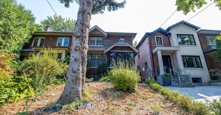 15 Mcnairn Avenue, Toronto, ON, M5M 2H4