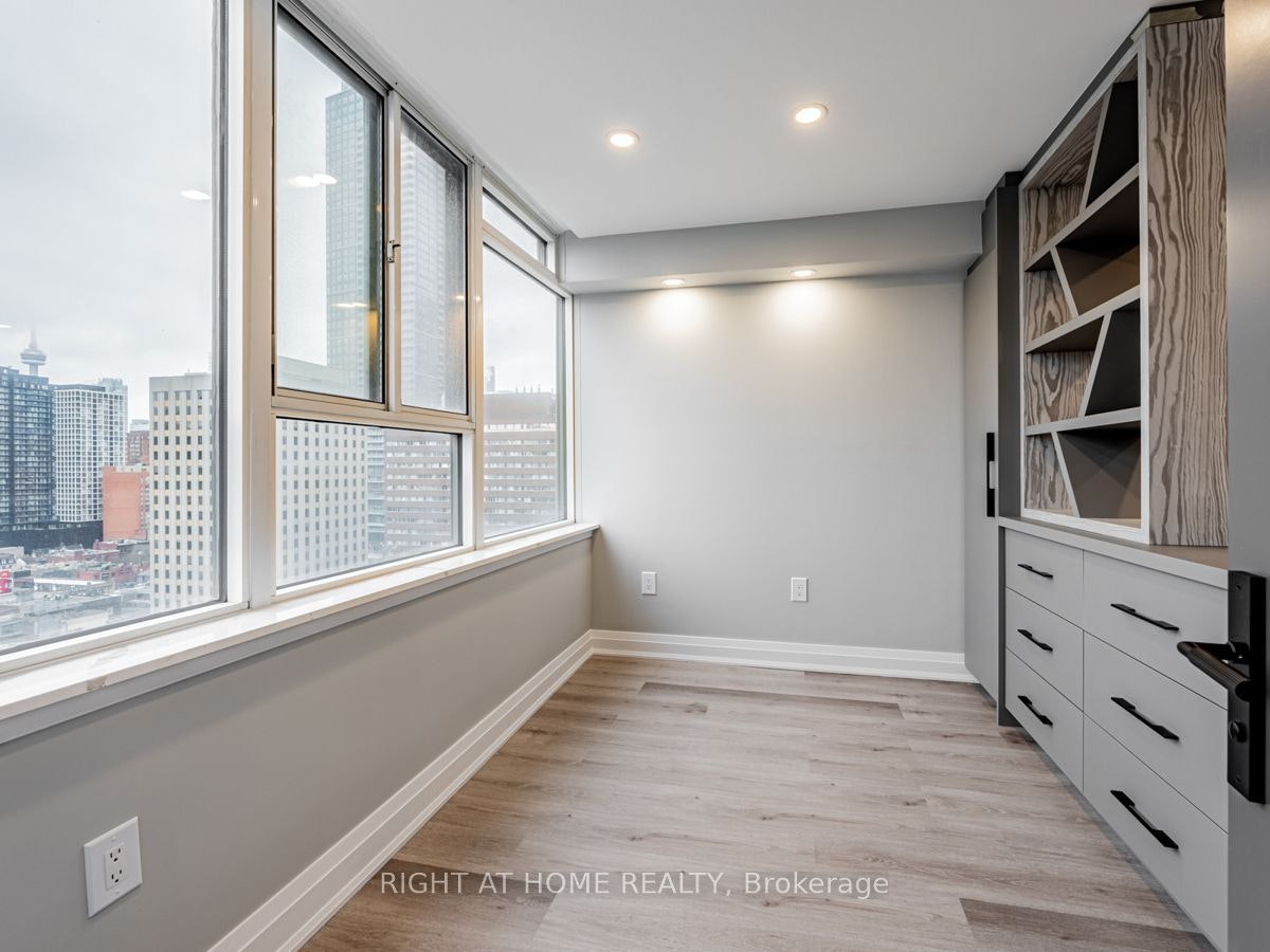 1704-45 Carlton Street, Toronto, ON, M5B 2H9 - 21