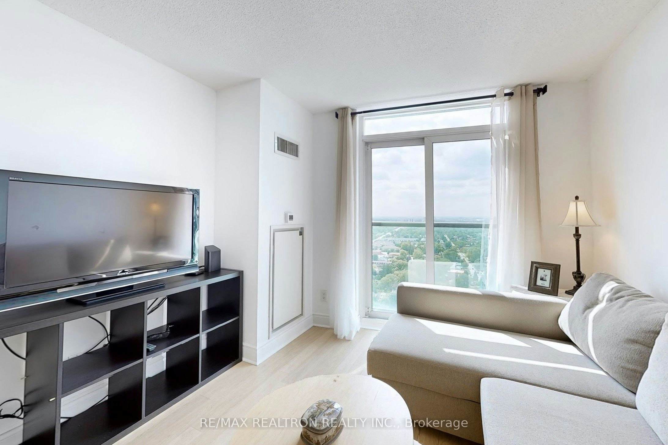 2515-25 Greenview Avenue W, Toronto, ON, M2M 1R2 - 8