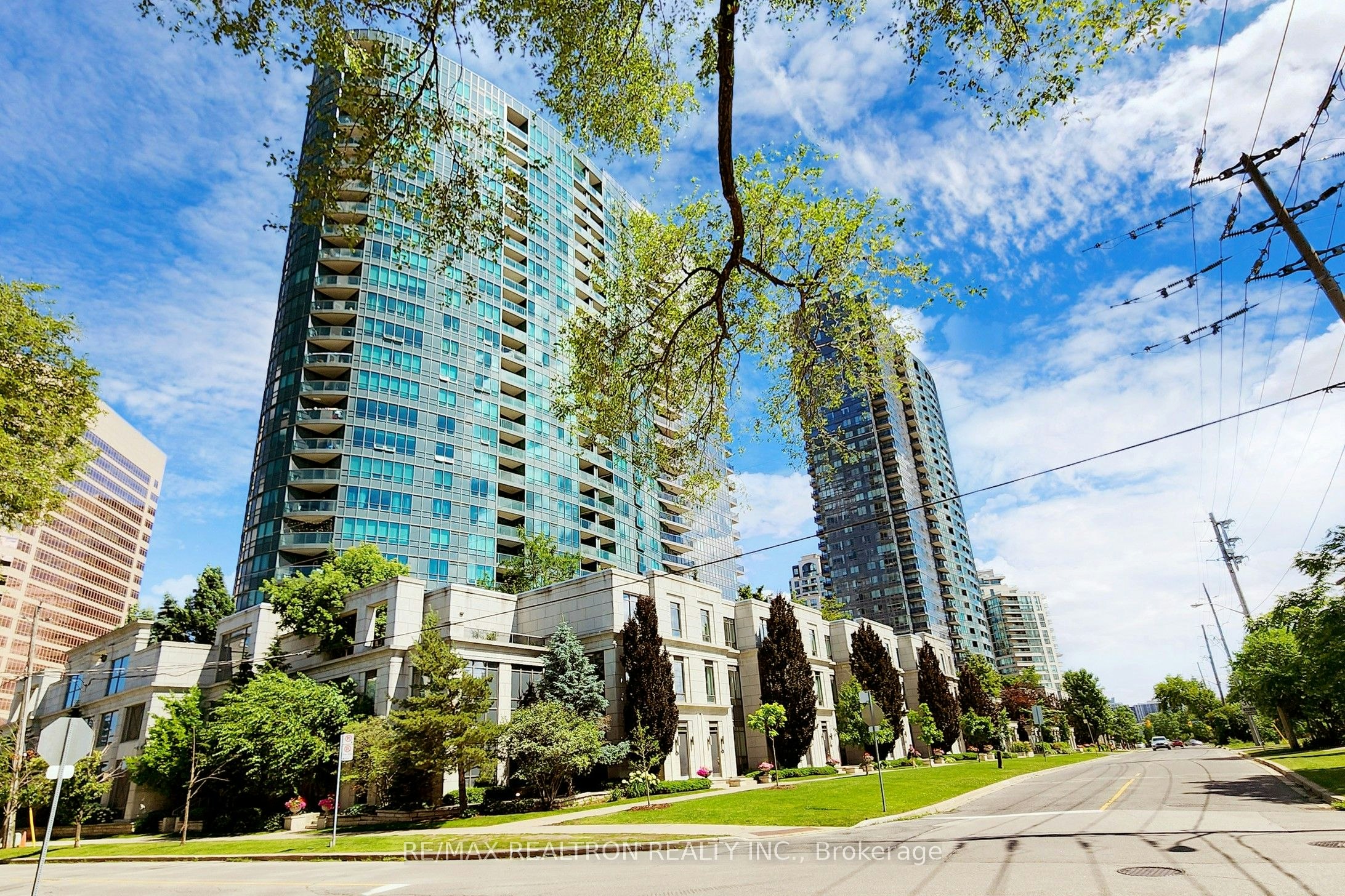 2515-25 Greenview Avenue W, Toronto, ON, M2M 1R2 - 2