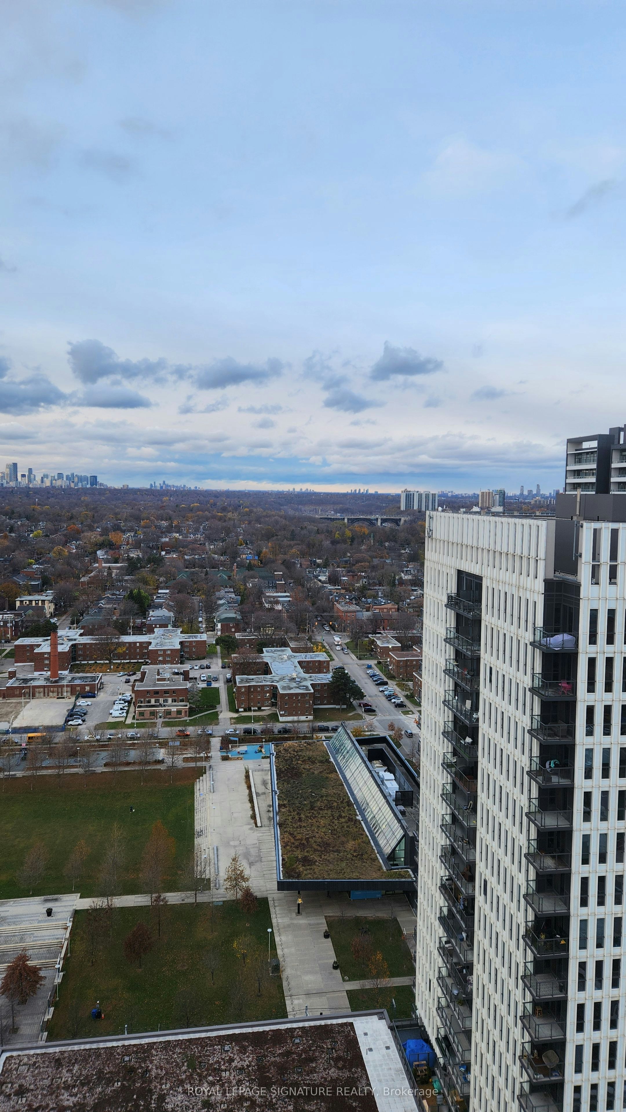 2811-55 Regent Park Boulevard, Toronto, ON, M5A 3H6 - 3