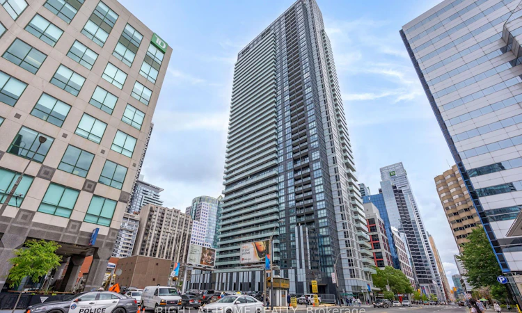 3903-300 Front Street W