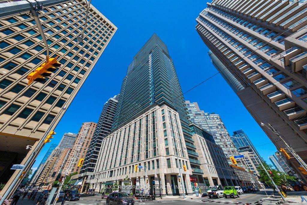 914-955 Bay Street, Toronto, ON, M5S 0C6