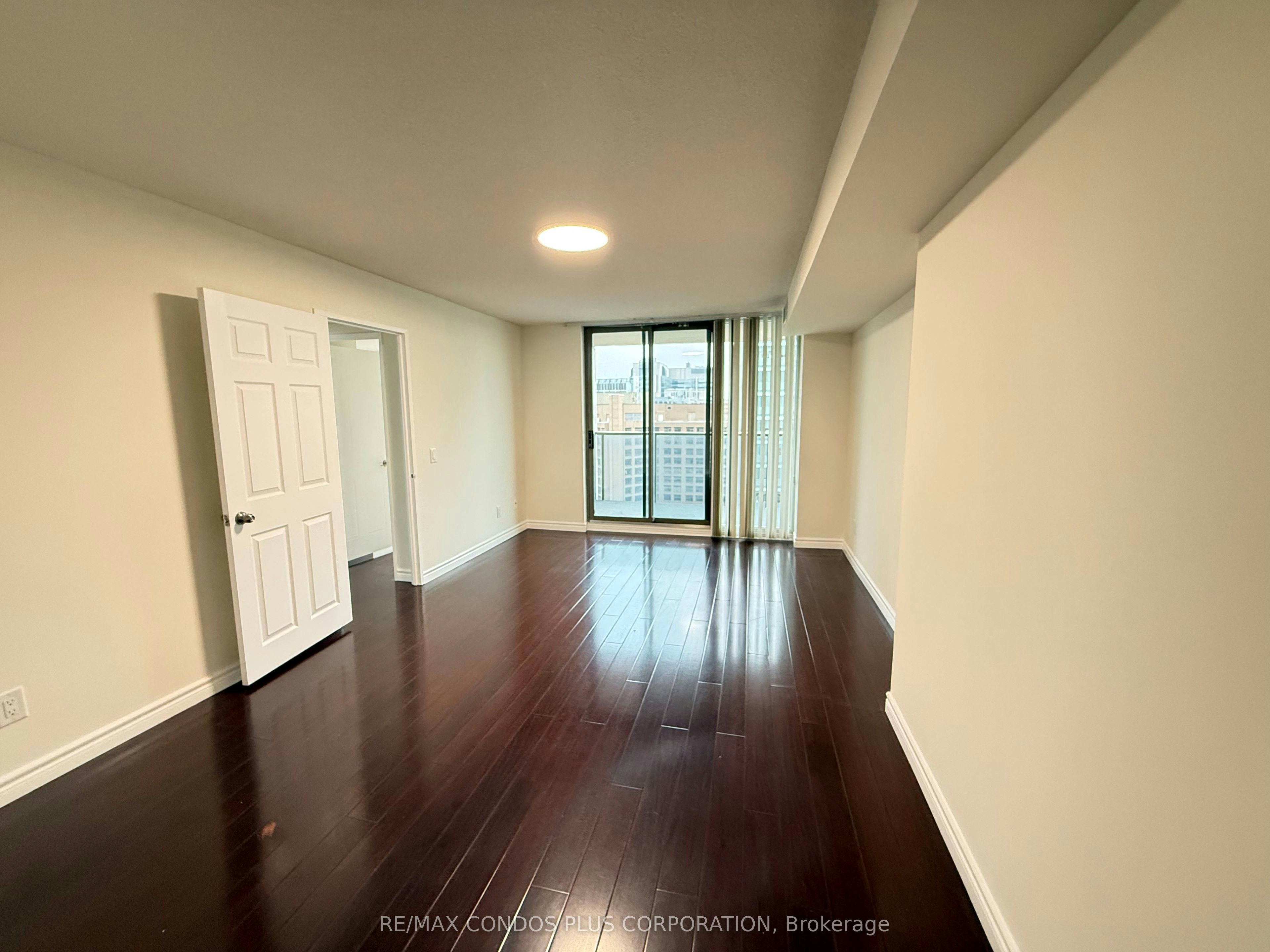 2506-750 Bay Street, Toronto, ON, M5G 1N6 - 9