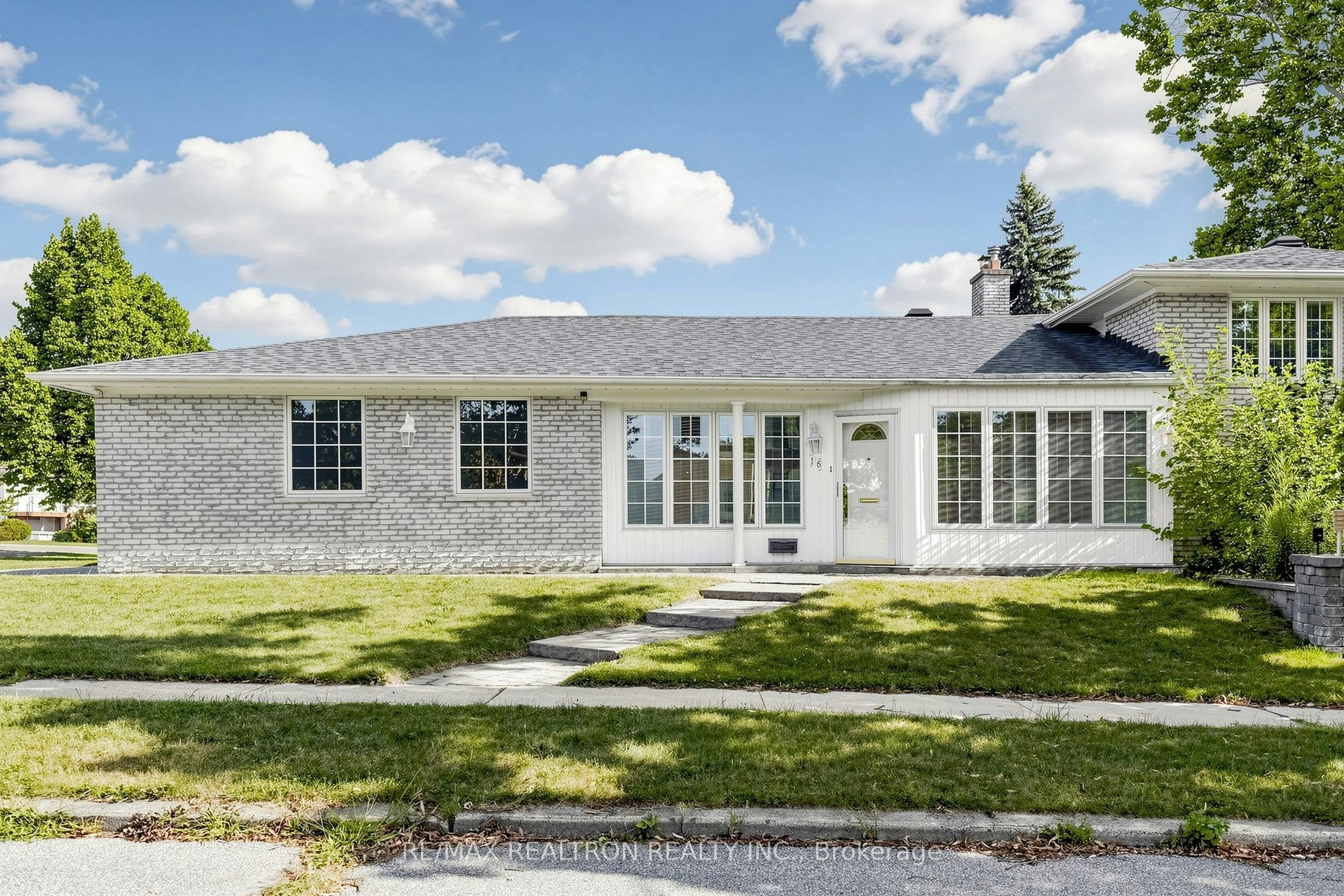 18 Olsen Drive, Toronto, ON, M3A 3J2