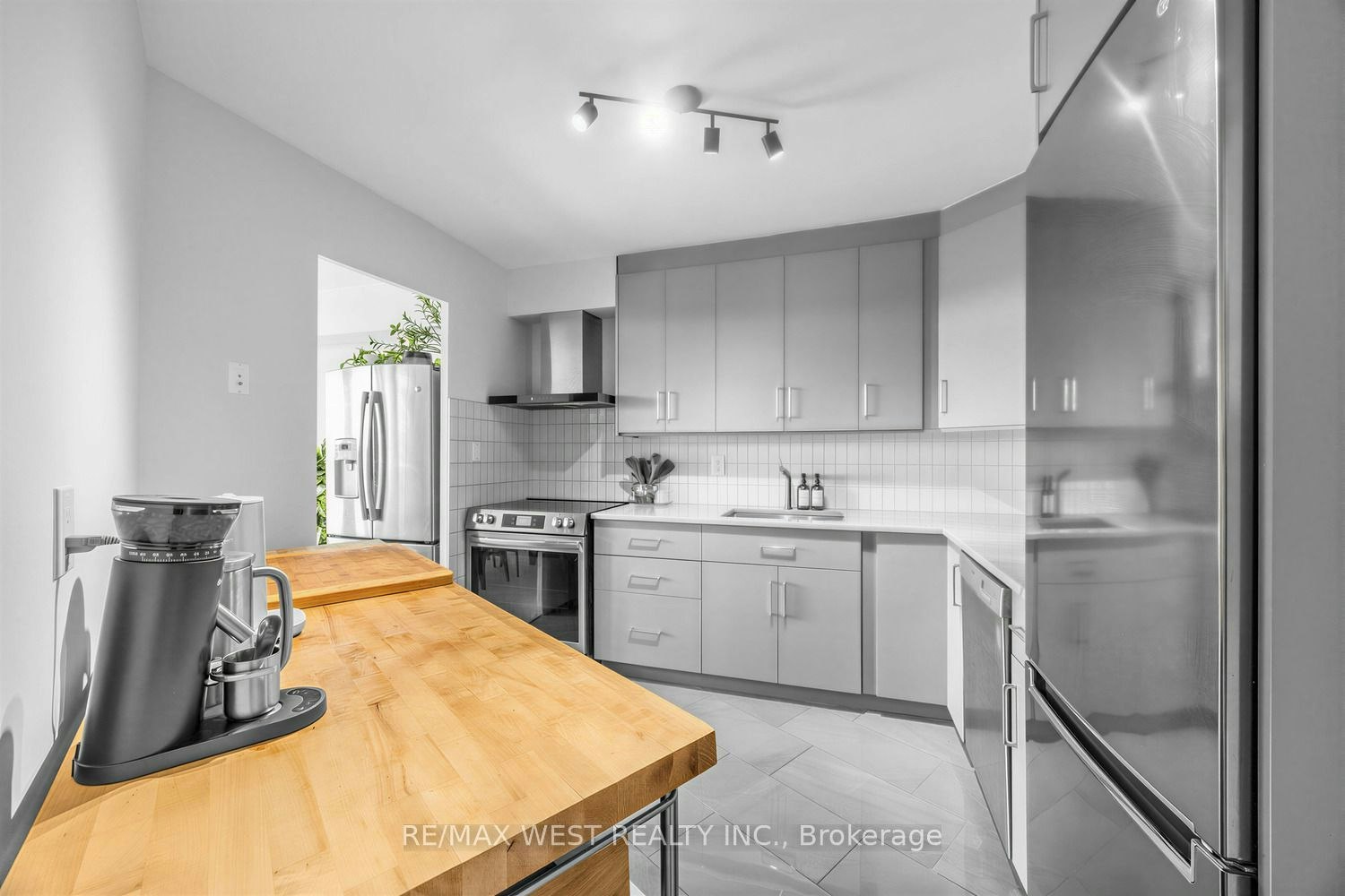 805-60 Pavane Linkway N/A, Toronto, ON, M3C 1A1 - 9