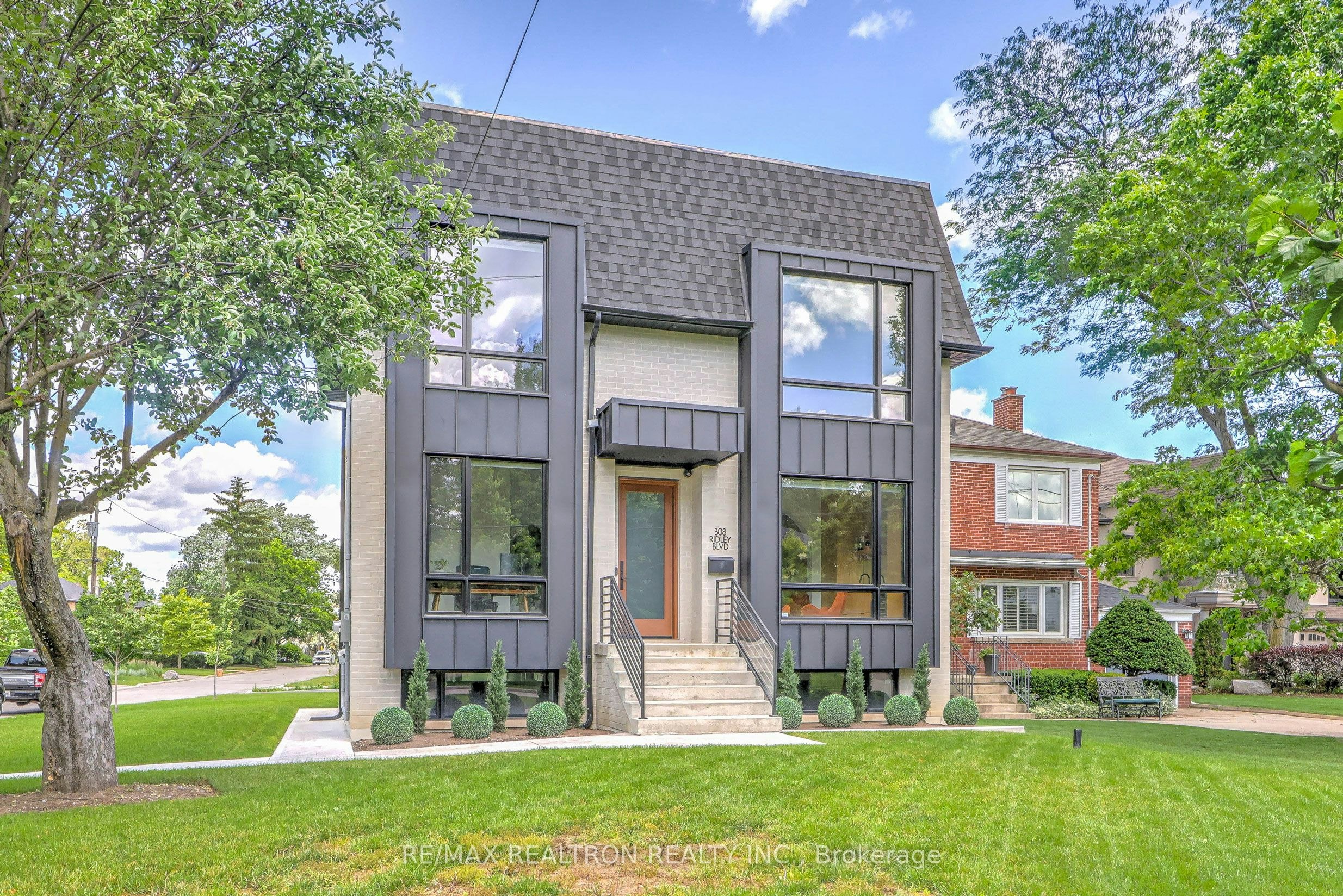 308 Ridley Boulevard, Toronto, ON, M3H 1K9