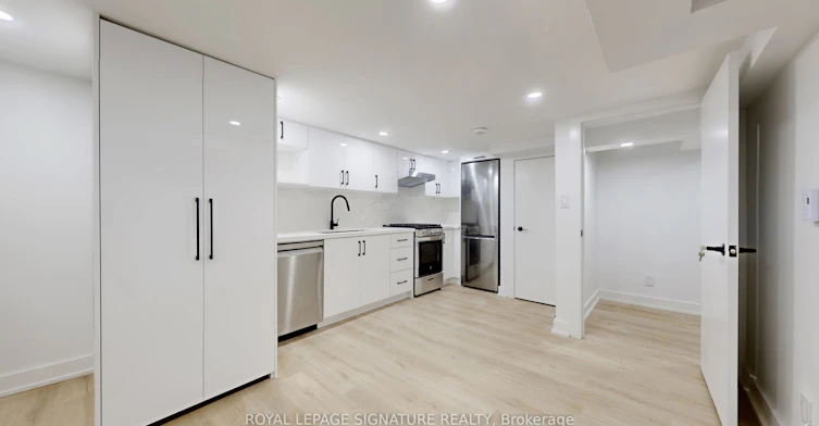 Lower B-250 Major Street, Toronto, ON, M5S 2L6 - 4