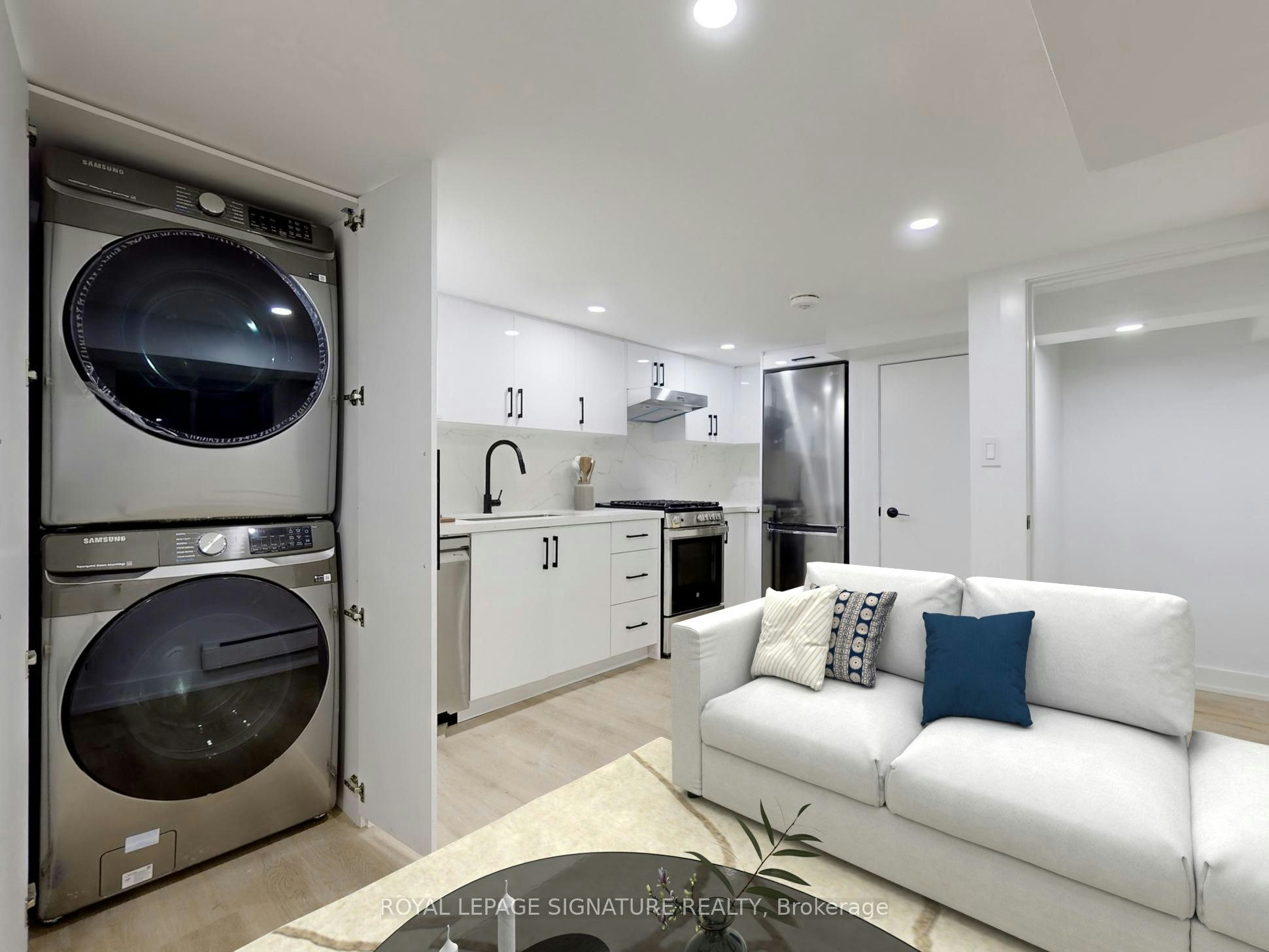 Lower B-250 Major Street, Toronto, ON, M5S 2L6