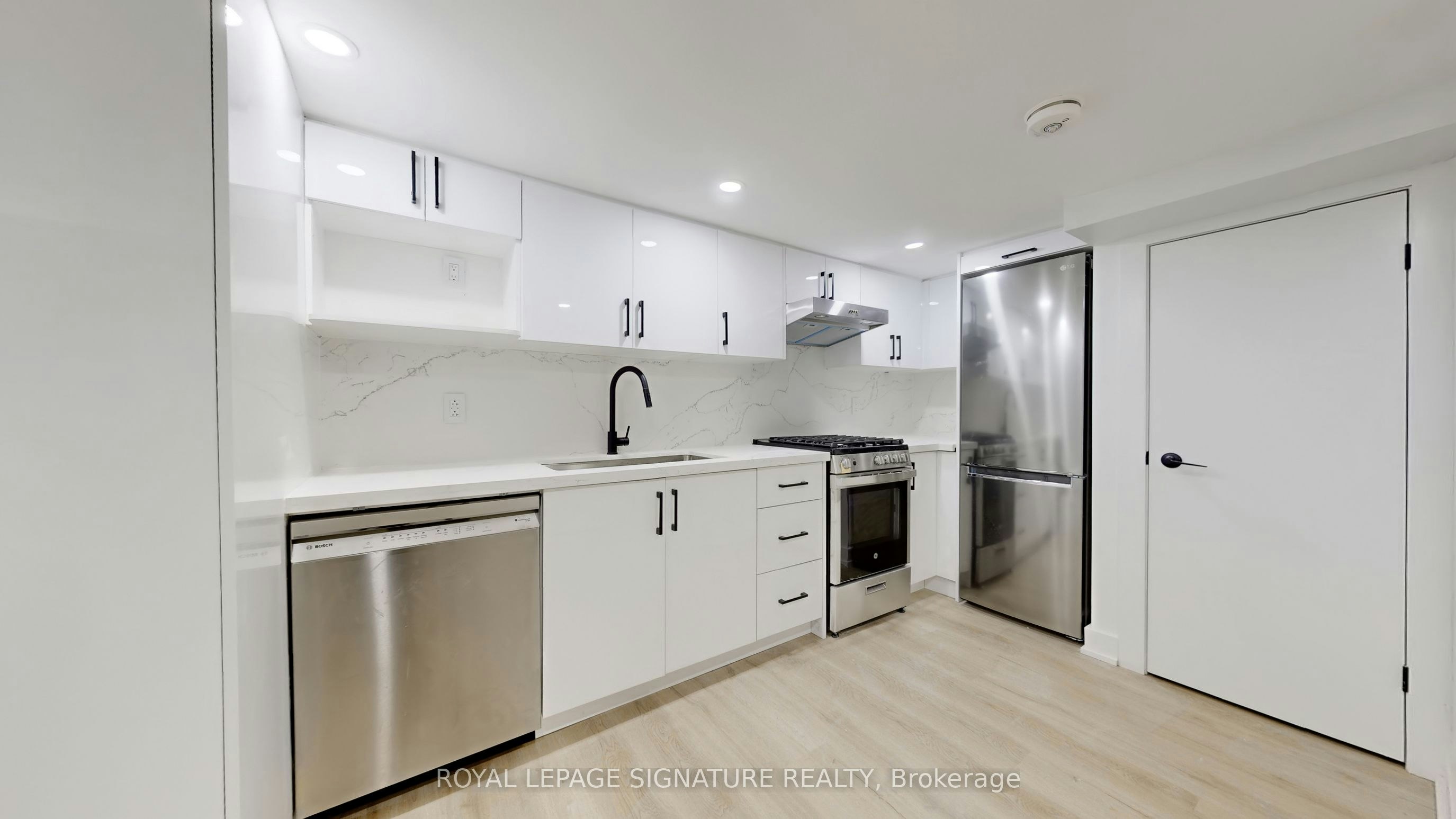 Lower B-250 Major Street, Toronto, ON, M5S 2L6 - 5