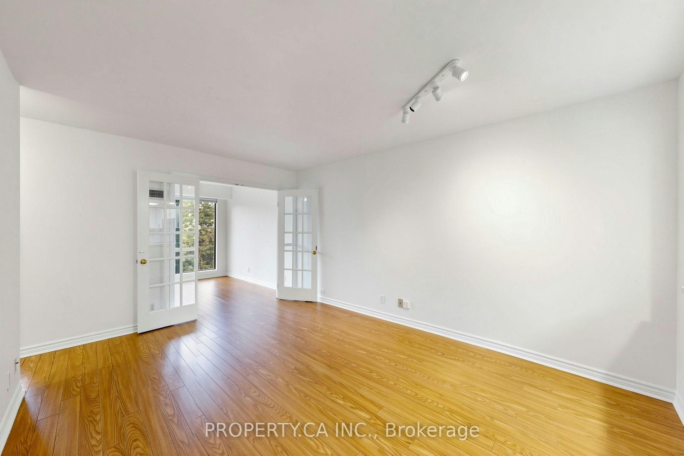 310-456 College Street, Toronto, ON, M6G 4A3 - 4