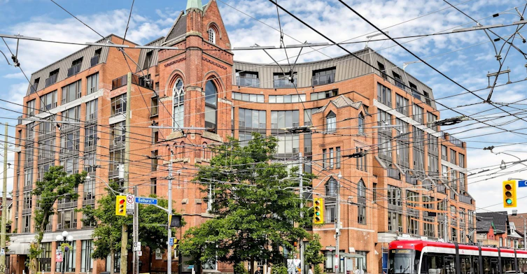 310-456 College Street, Toronto, ON, M6G 4A3