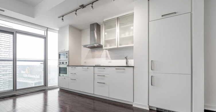 4901-12 York Street, Toronto, ON, M5J 0A9 - 3