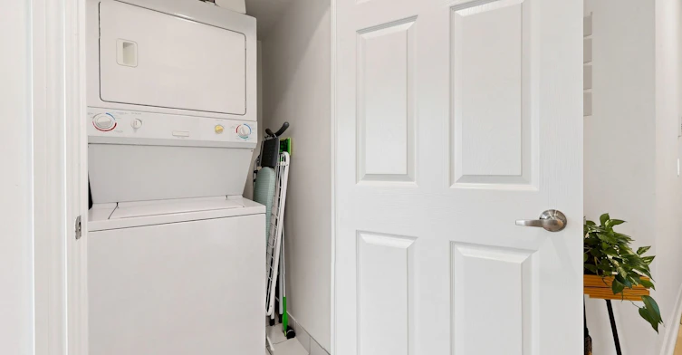 1812-763 Bay Street, Toronto, ON, M5G 2R3 - 21