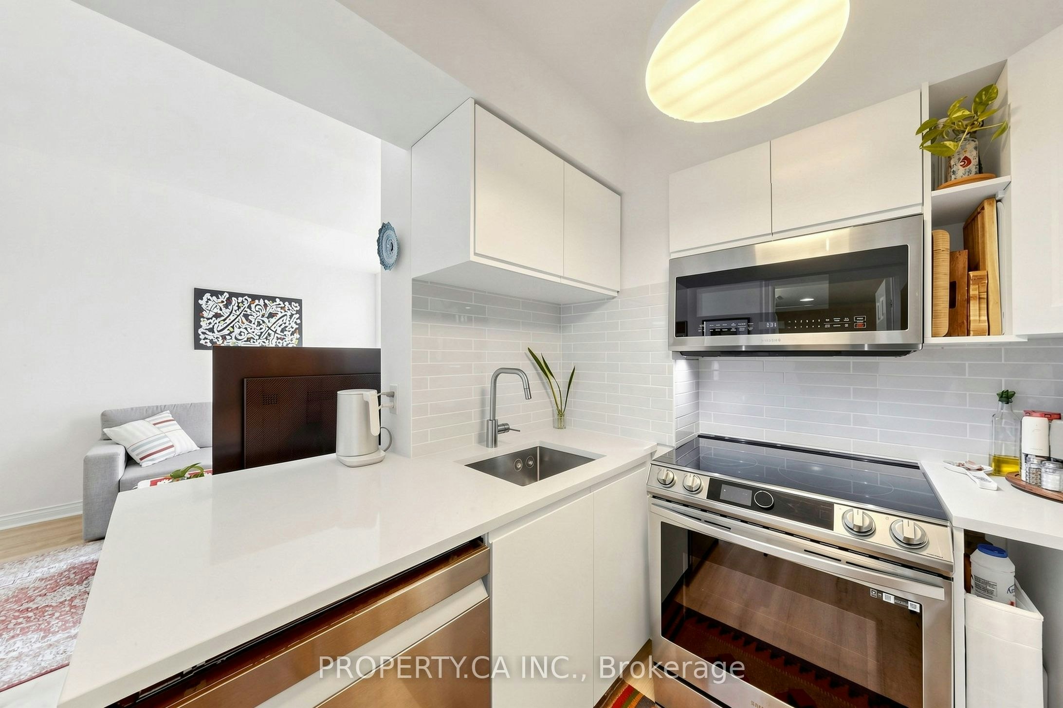 1812-763 Bay Street, Toronto, ON, M5G 2R3 - 10