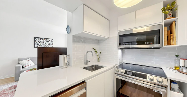 1812-763 Bay Street, Toronto, ON, M5G 2R3 - 10